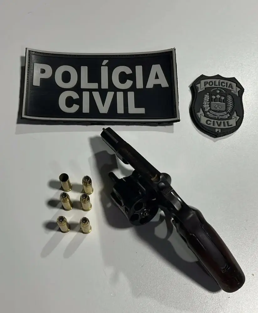 Dono de bar é preso em flagrante com revólver calibre 38