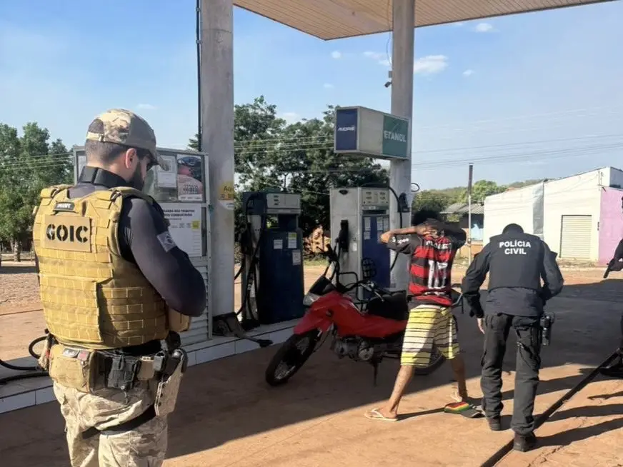 Dupla é presa por tráfico de drogas e receptação durante operação