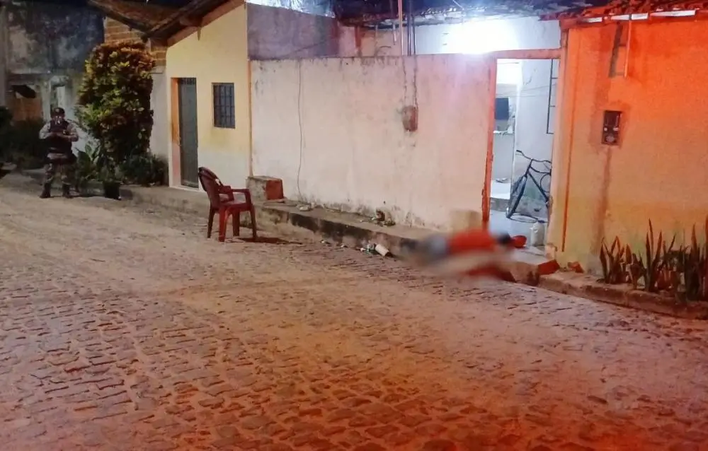 Jovem de 17 anos é executado com 20 tiros