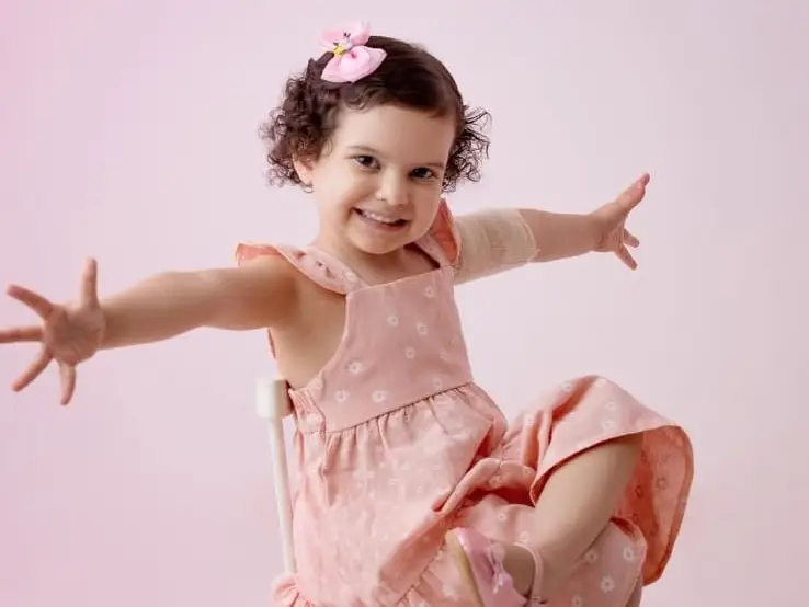 Menina de 4 anos diagnosticada com câncer raro morre