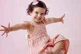 Menina de 4 anos diagnosticada com câncer raro morre (Foto: Reprodução/Redes Sociais)