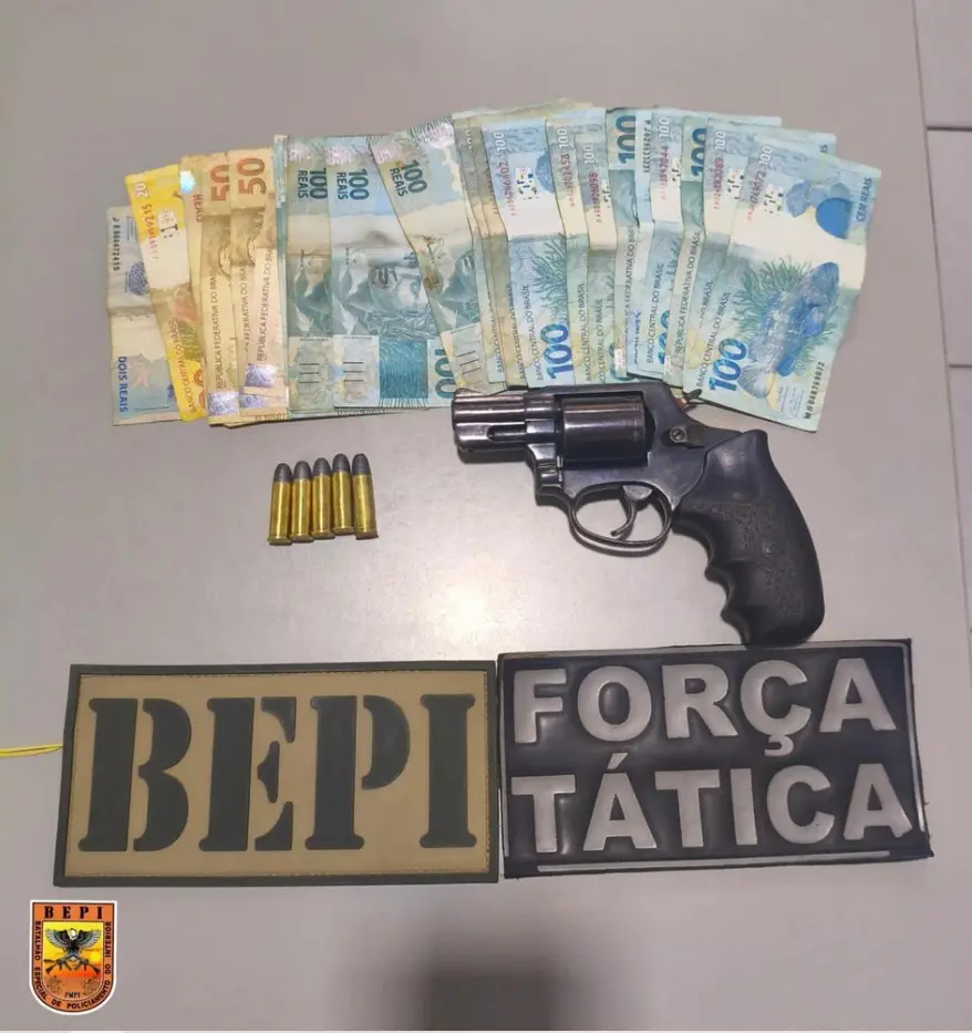 Polícia Militar prende dupla