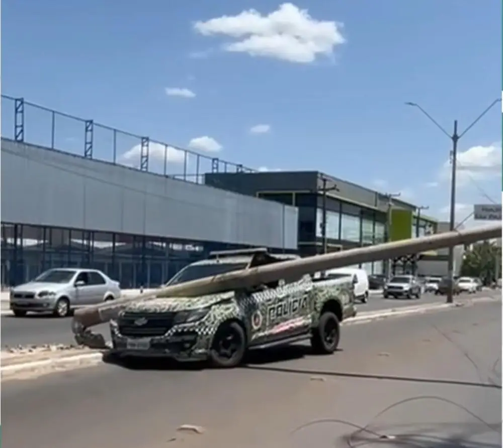 Viatura da Polícia Ambiental se envolve em acidente