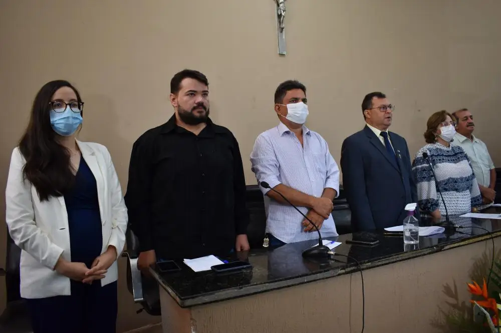 Representantes do executivo e legislativo municipal participaram da Audiência Pública (Foto: Maria Ivonete)
