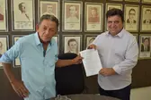 Prefeito Gil Paraibano empossou o novo Secretário de Finanças de Picos (Foto: Isael Pereira) (Foto: CCOM)