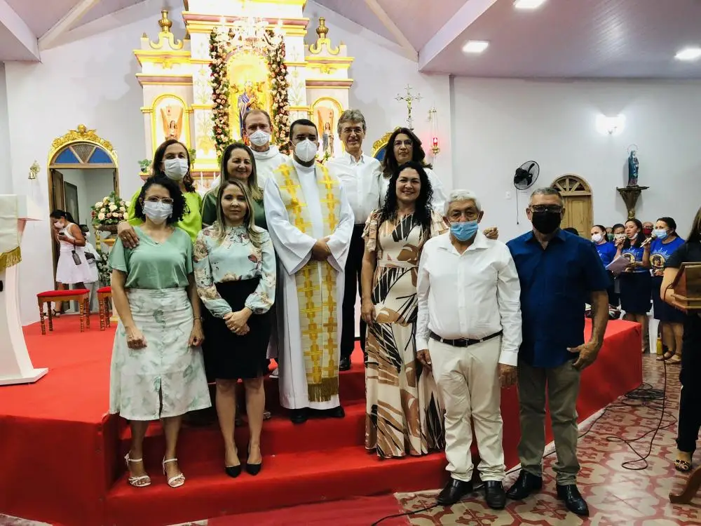 Gestão municipal participa de Novena-missa