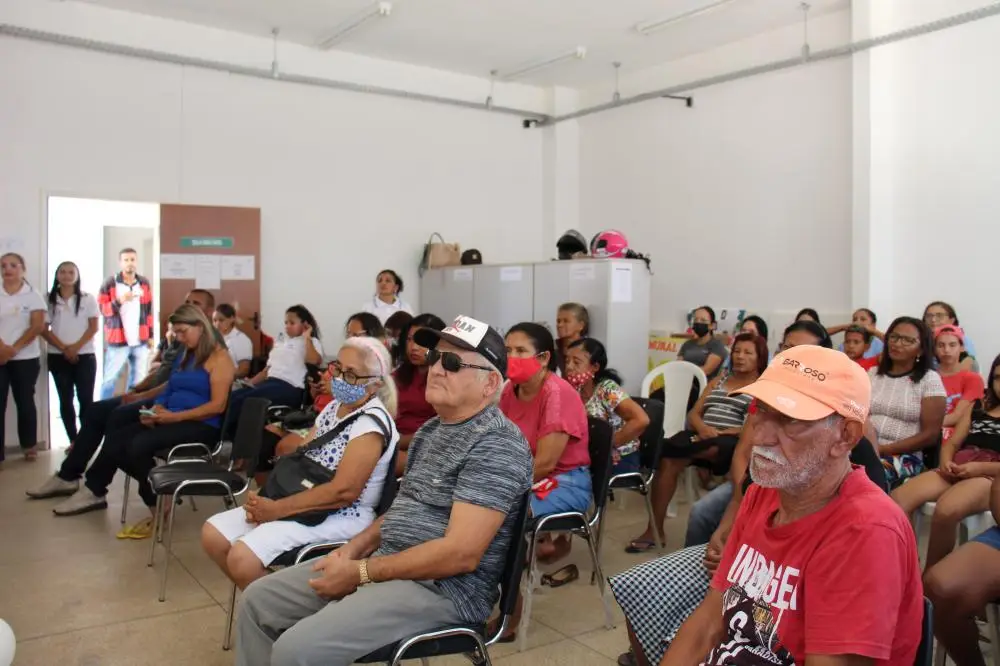 A ação reuniu diversos moradores do bairro (Foto: Roberto Oliveira)