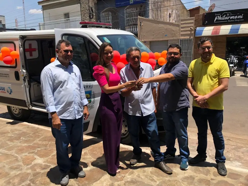 Esta já é a terceira ambulância adquirida na Gestão do Prefeito Gil Paraibano (Foto: Iranete Dantas)