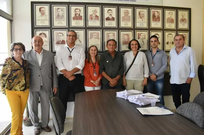 Prefeito de Picos, Gil Paraibano recebe visita de Juiz do Tribunal de Justiça do Piauí para firma convênio sobre Projeto de Penas Alternativas para o munícipio (Foto: Maria Ivonete)
