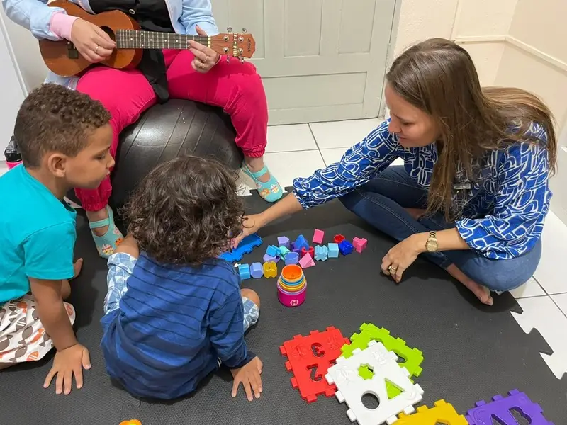 Projeto tem auxiliado crianças com autismo e síndrome de down (Foto: Maria Ivonete)