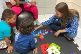 Projeto tem auxiliado crianças com autismo e síndrome de down (Foto: Maria Ivonete) (Foto: CCOM-PMP)