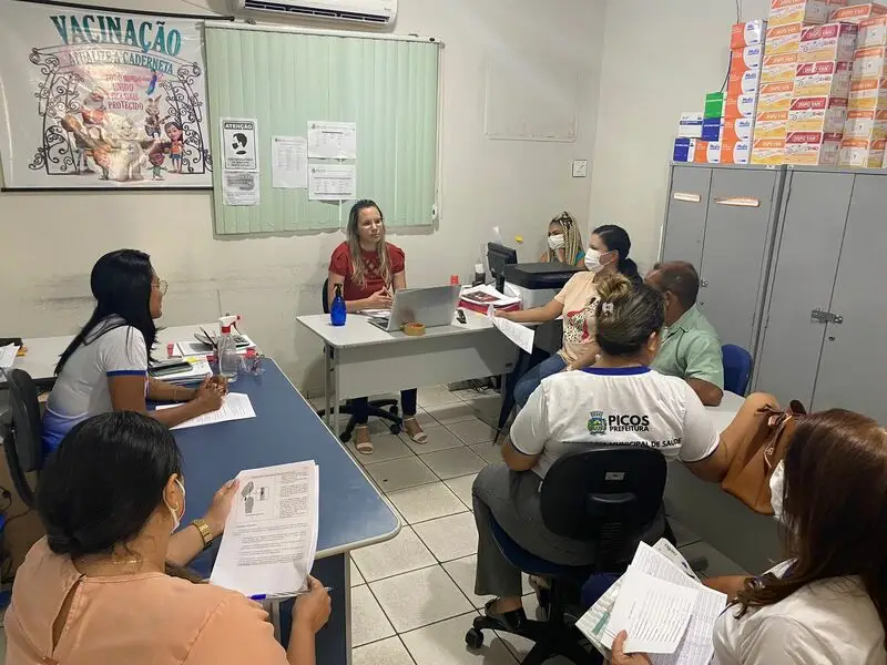 Capacitação com os profissionais da vacinação. Foto: Reprodução.