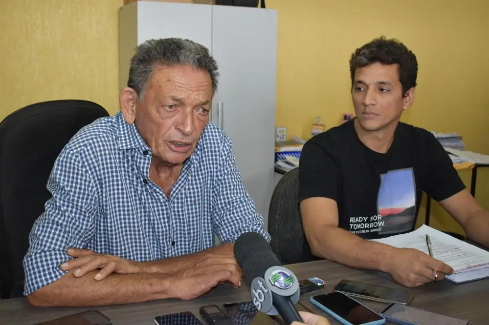 Coletiva de imprensa sobre programação do aniversário de 132 anos de Picos (Foto: Maria Ivonete)