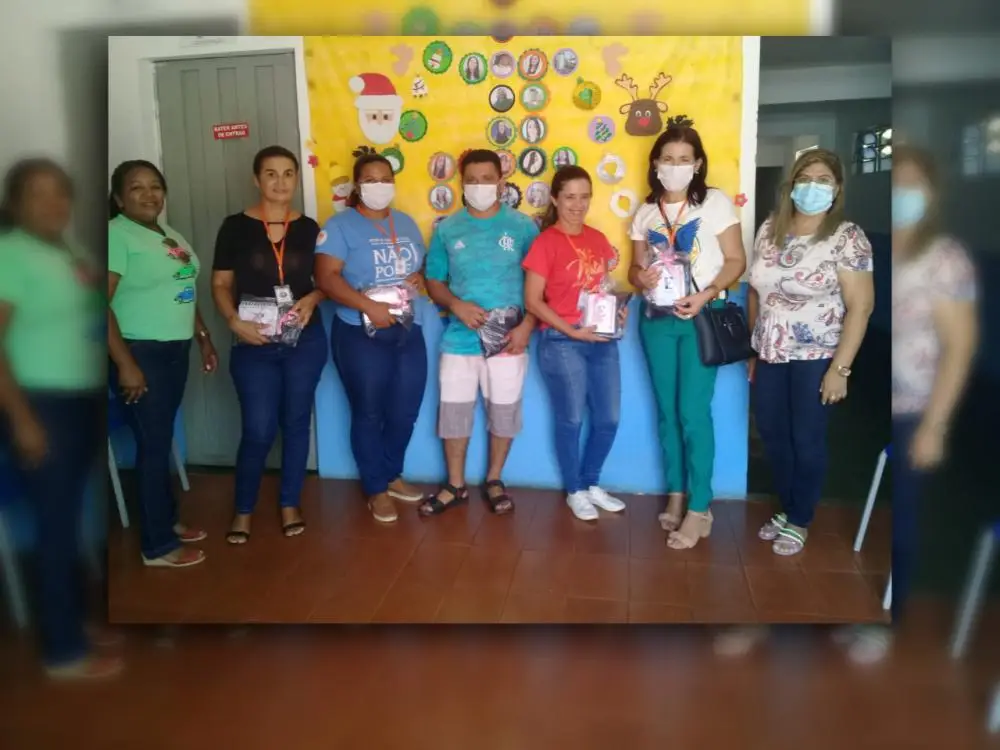 Secretária Edinalva entrega fardamentos para conselheiros tutelares 
