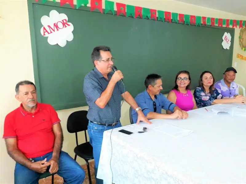 Prefeito Genival Bezerra.