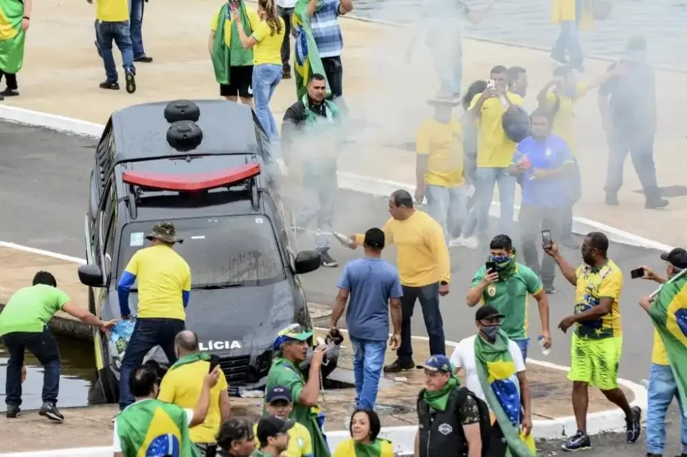 Protesto em Brasília: bolsonaristas bloqueiam Marginal Tietê (EDISON BUENO/PHOTOPRESS/ESTADÃO CONTEÚDO/Reprodução)