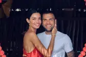 Joana Sanz e Daniel Alves são casados desde 2017- FOTO: REPRODUÇÃO INSTAGRAM @DANIALVES (Foto: R7)
