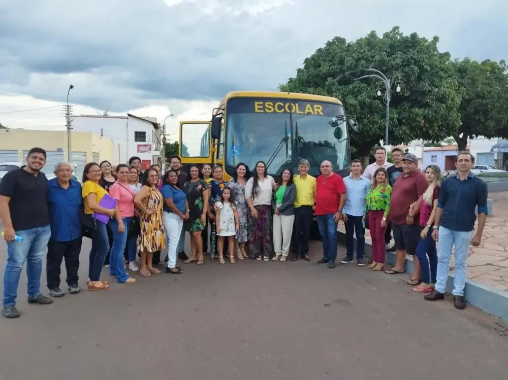 Entrega de ônibus 0km