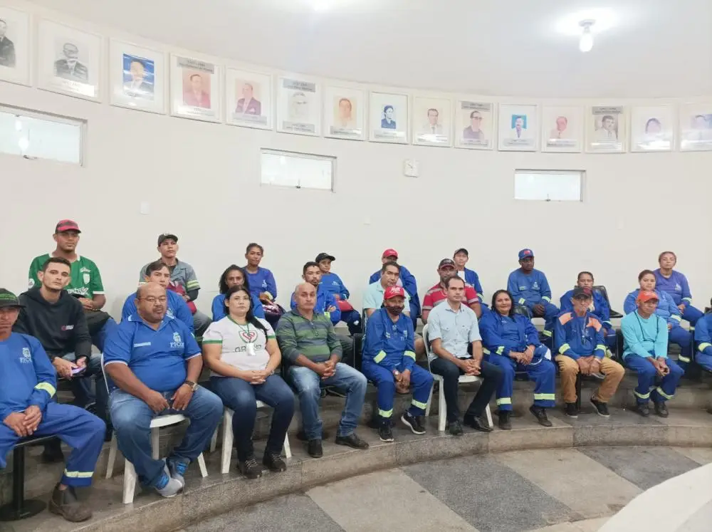 Encontros formativos visam contribuir com a segurança dos profissionais que atuam na limpeza pública de Picos (Foto: Maria Hilda)