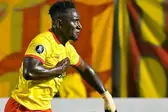 Erick Castillo comemorando um dos gols do Aucas diante do Flamengo (Foto: Rodrigo Buendia / AFP) (Foto: Lance!)