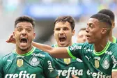 Gabriel Menino (à esquerda) fez dois gols no duelo - FOTO: MARCELLO ZAMBRANA/AGIF - AGÊNCIA DE FOTOGRAFIA/ESTADÃO CONTEÚDO - 9.4.2023 (Foto: R7)