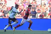 Ayrton Lucas marcou um dos gols da vitória do Flamengo - Foto: Marcelo Cortes/CRFo Flamengo Marcelo Cortes/CRF (Foto: CNN)