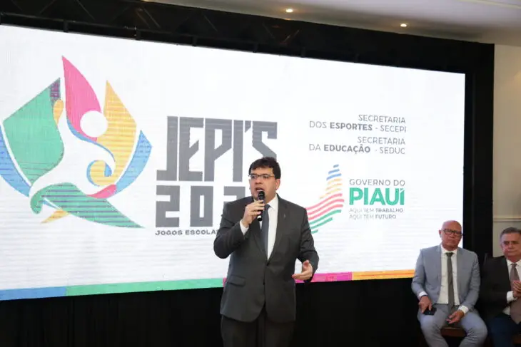 Rafael Fonteles durante o lançamento dos Jogos Escolares Piauienses 2023 (Foto: Régis Falcão)