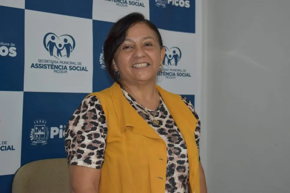Coordenadora do CadÚnico, Núbia Cristina (Foto: Jackelany Vasconcelos)