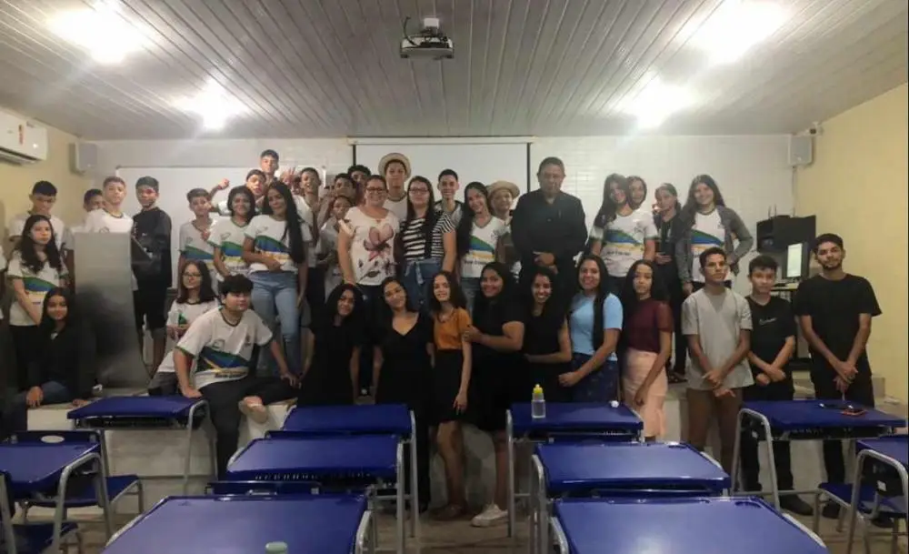 Projeto Semeando a Palavra nas escolas Alberto Silva e Miguel Arcoverde