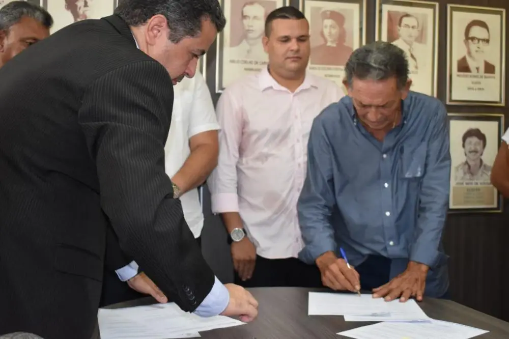 Prefeito Gil Paraibano assina posse de novos secretários – Fotos- Iaquelly Sousa