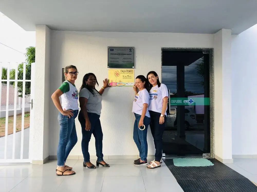 Colagem de cartazes Campanha 18 de Maio