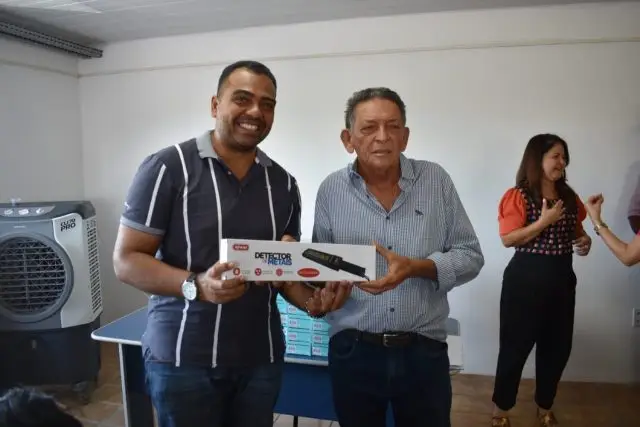 Entrega de detectores de metais para todos os gestores escolares. Foto: Daniel Holanda.