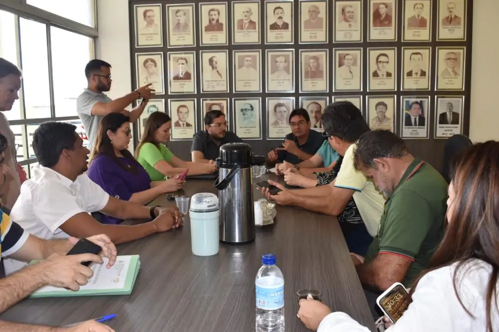 Reunião com os secretários (Foto: Jackelany Vasconcelos)