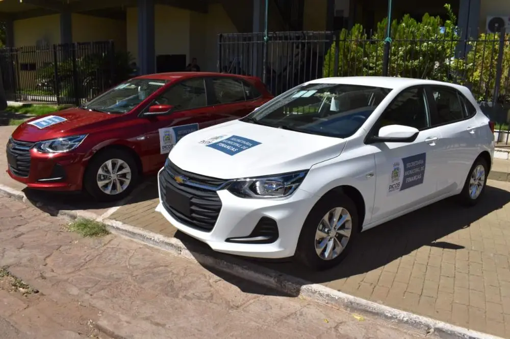 As Secretarias de Obras e Finanças contam com novos carros (Foto: Maria Ivonete)