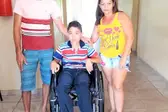 Francisco Julielson acompanhado de seu pai e mãe. (Foto: ASCOM-PMJP)