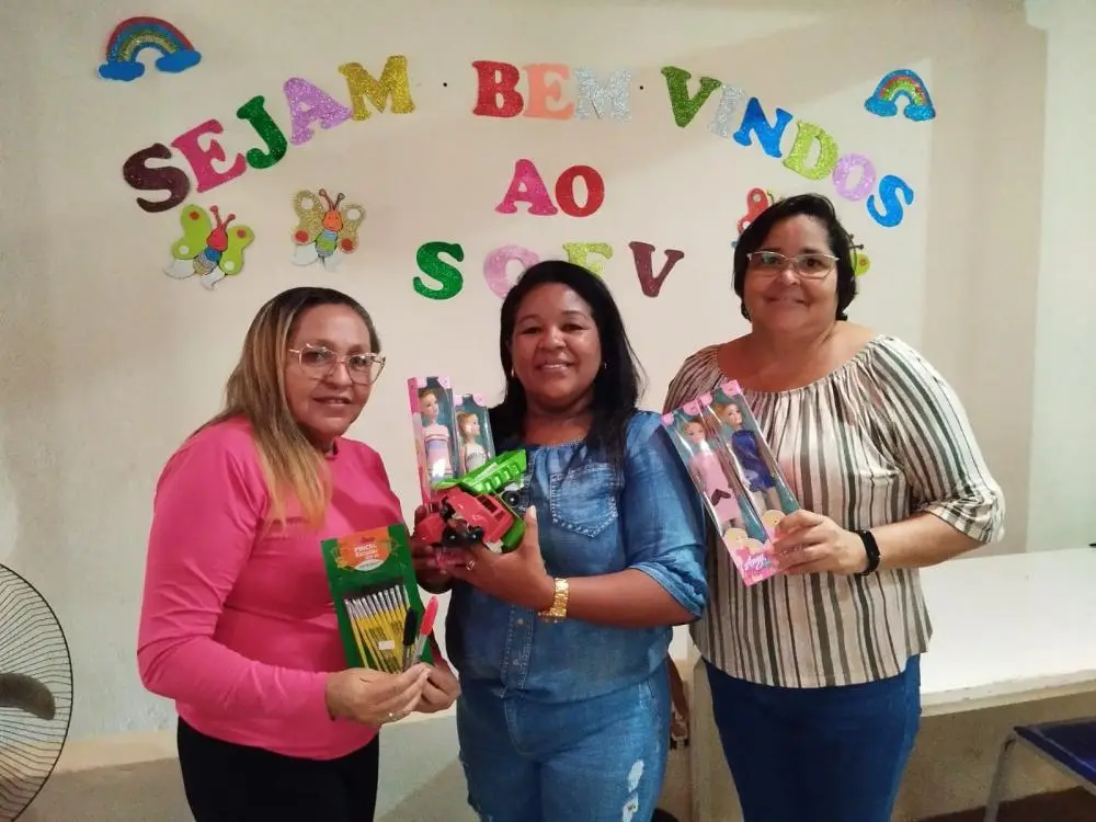 A Secretaria de Assistência Social Edinalva Realiza Entrega de Brinquedos e Utensílios Para SCFV