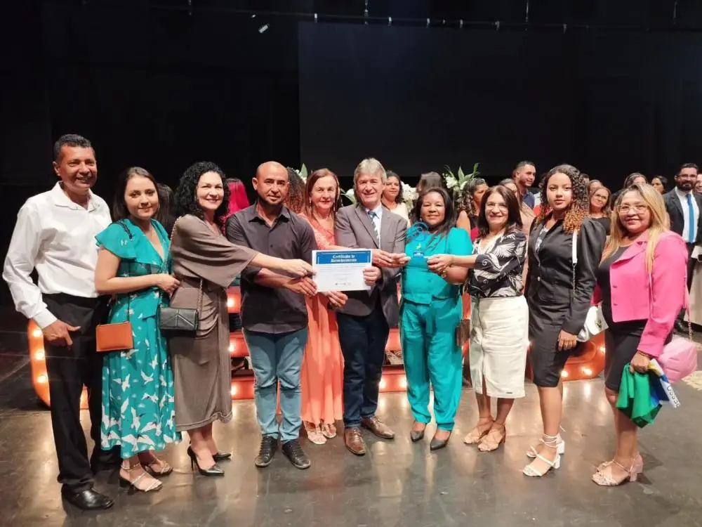 Prefeito Valmir Barbosa e Secretária Edinalva Valentim recebem Prêmio Gestor Social - 2023