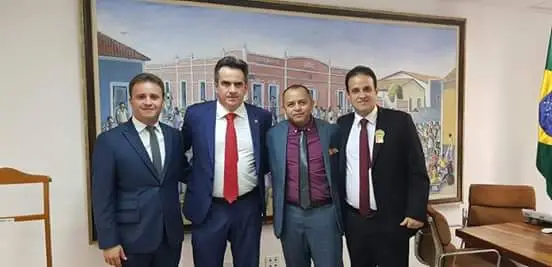 Prefeito Diego Teixeira no gabinete do Senador Ciro Nogueira.