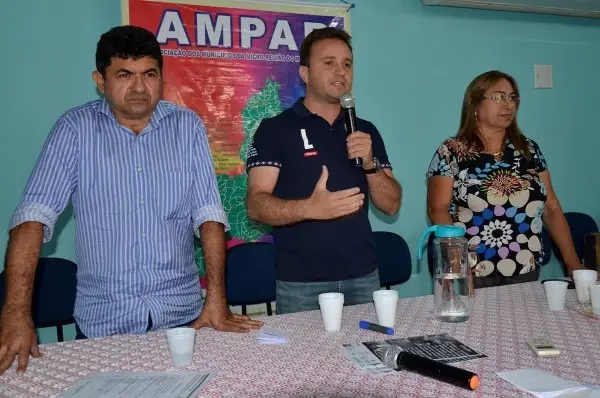 Junior Bill recepcionou os prefeitos