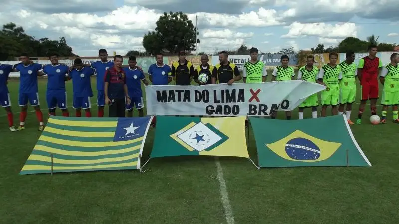 Time da Mata do Lima e Gado Bravo na abertura da grande final
