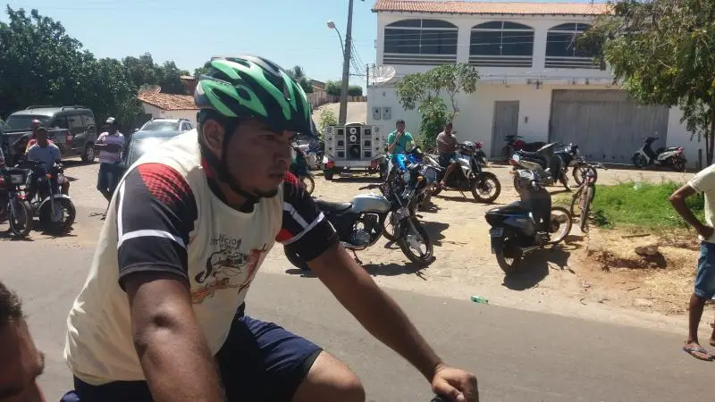 R10 de Simplício Mendes
