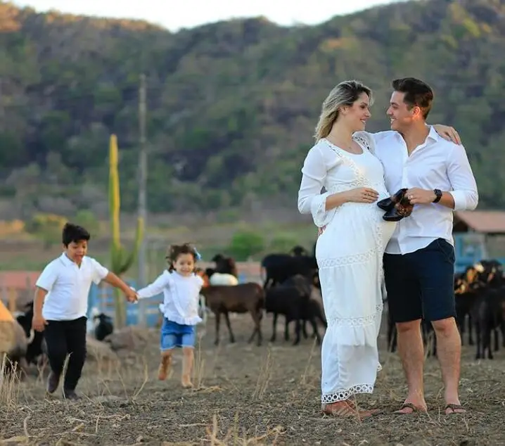 Weslley, Thyane e seus dois filhos (Foto: Intagram