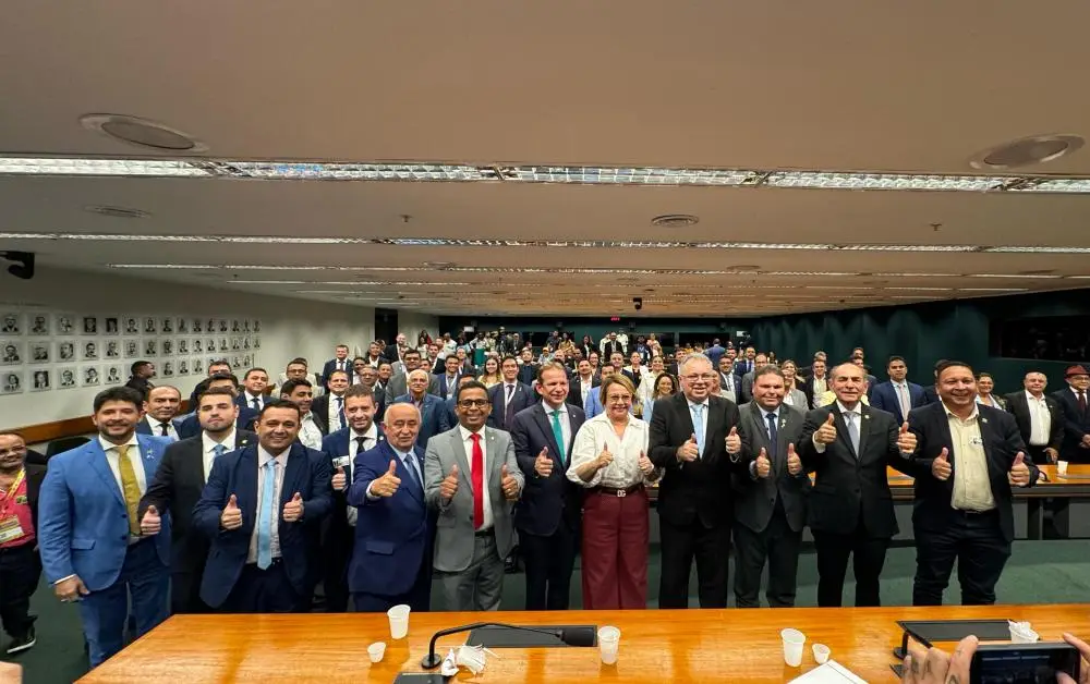 Prefeitos do Piauí se reúnem com bancada federal em Brasília -Portal R10