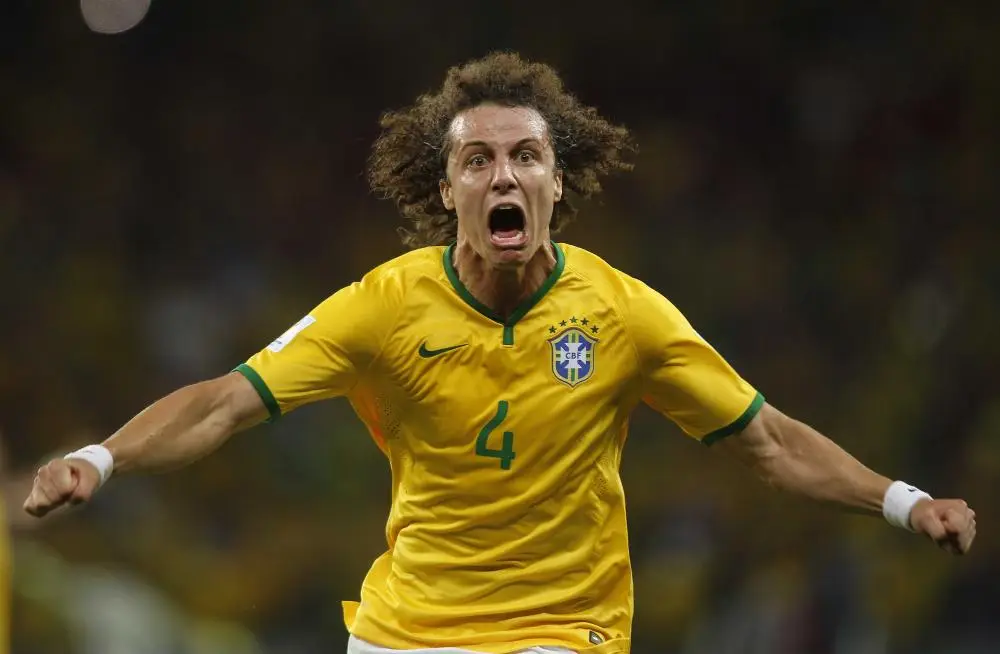 Com um golaço de falta, David Luiz marcou o segundo o gol do Brasil sobre a Colômbia, pelas quartas de final da Copa de 2014 Créditos: Rafael Ribeiro/CBF
