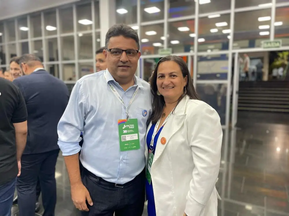 Prefeito Dr. Corinto e sua esposa Auxília Matos - Foto: R10