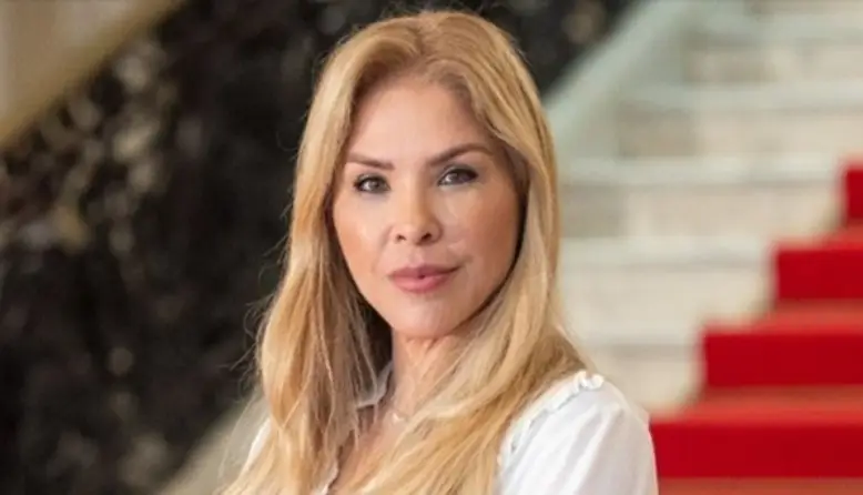 vereadora e cantora Veronica Costa (PL)