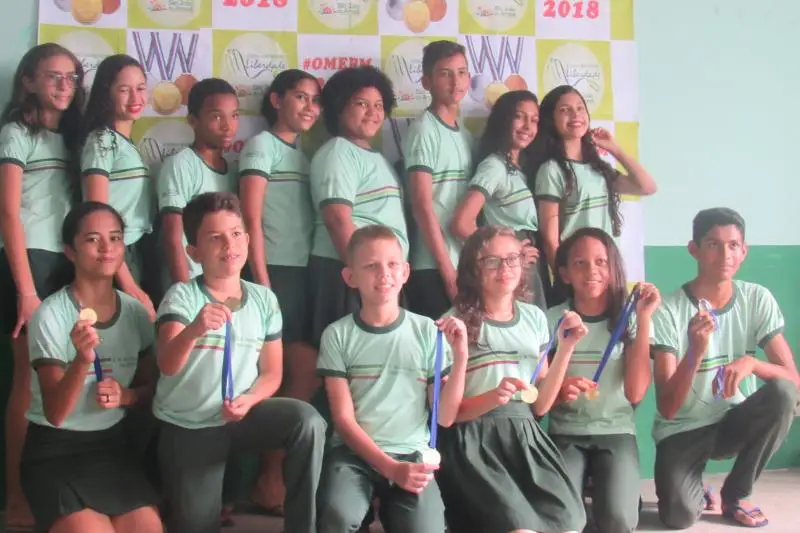 Alunos da Escola Municipal da Liberdade Paulo Freire