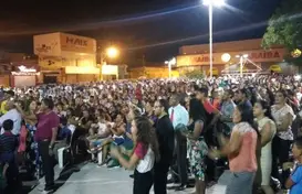 Evangélicos prestigiando o dia da Bíblia. (Foto: Leonardo Soares)