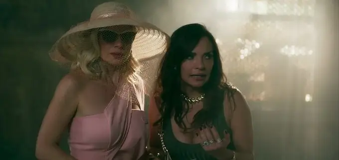 Marilda (Letícia Spiller) em uma das cenas de Scarlet (Luiza Tomé) na novela das nove