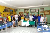 Entrega dos kits (Foto: Carlos Eugênio)